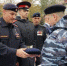 Герой России Андрей Фроленков вручил кадету Федору Симоненко берет собровца - Газета Вперёд