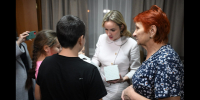 Семью брянских погорельцев навестила детский омбудсмен Мария Львова-Белова - Газета Вперёд