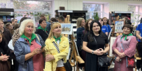 Выставка молодых художников открылась в «Брянсккниге» (6+) - Газета Вперёд