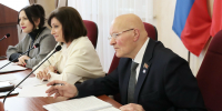 На повестке комитета облдумы — реализация мер социальной поддержки семьям с детьми - Газета Вперёд