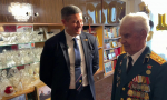 Егор Ковальчук поздравил ветерана Бориса Васильевича Шапошникова с днем рождения