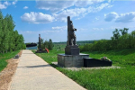 В Севске благоустраивают мемориальный комплекс «Холм Славы»